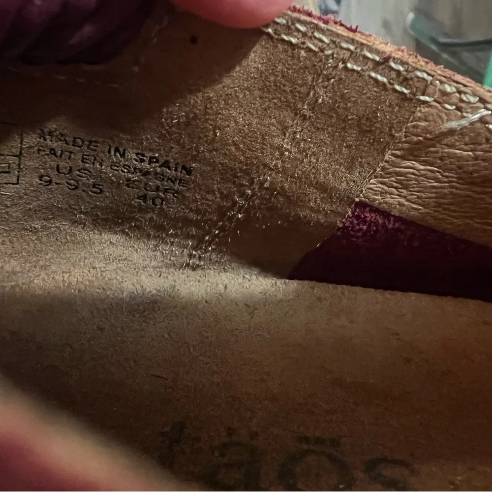 Taos Footwear Women's Sleek Wine Colored Flats - Picture 6 of 6